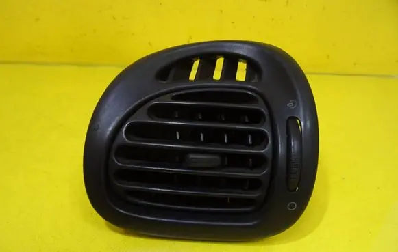 Citroen Xsara Picasso Dashboard side air vent grill/cover trim 961280177