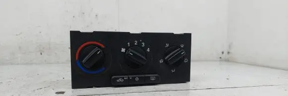 Opel Zafira A Climate control unit 90673