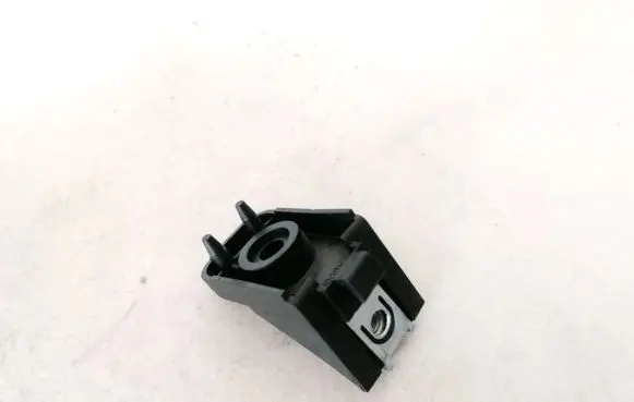 Radiator mount bracket