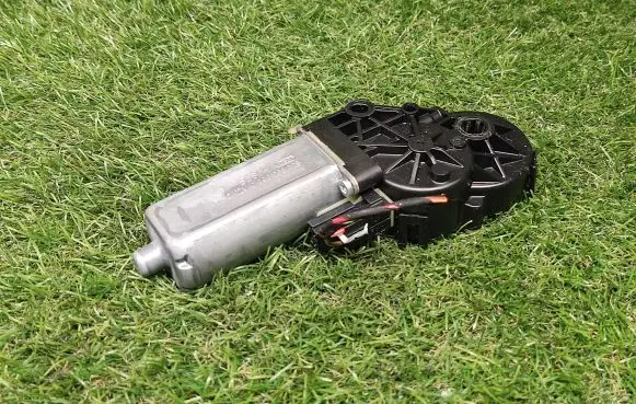 Audi Q7 4L Seat adjustment motor 821418074 0390203225