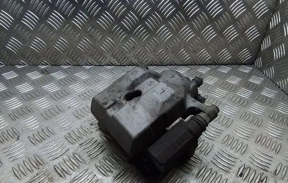 Toyota Prius (XW30) Front brake caliper