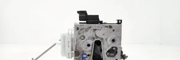 Audi A4 S4 B5 8D Front door lock 8D1837016F