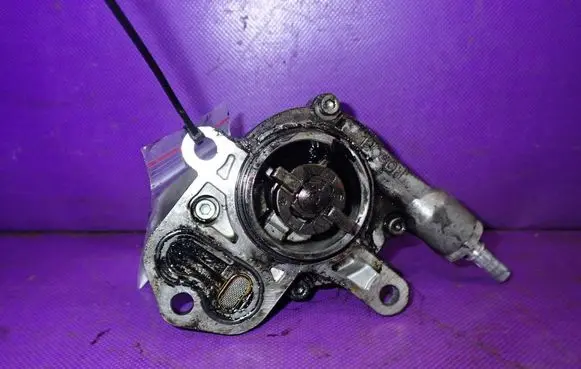 Peugeot 206 CC Vacuum pump