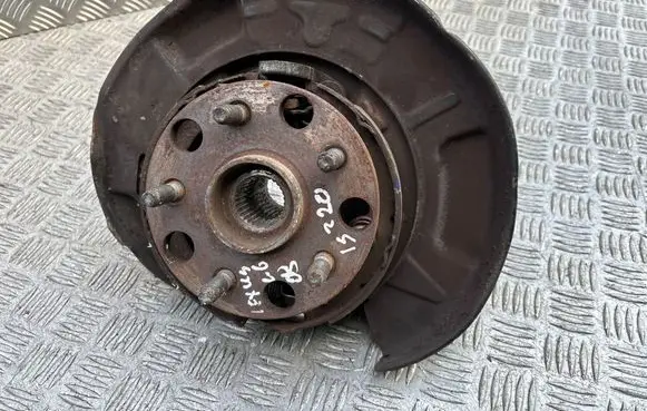 Lexus IS 220D-250-350 Rear wheel hub spindle/knuckle 