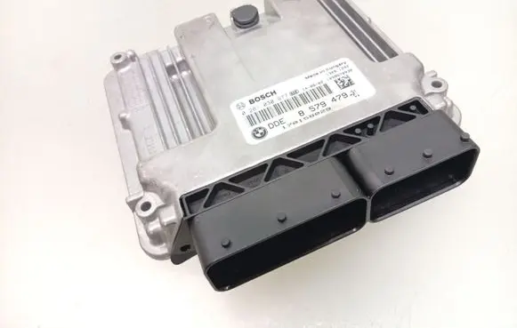 BMW 3 F30 F35 F31 Engine control unit/module 0281030977