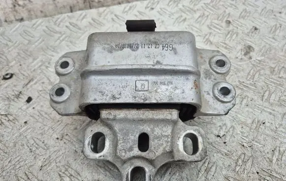 Engine mount bracket
