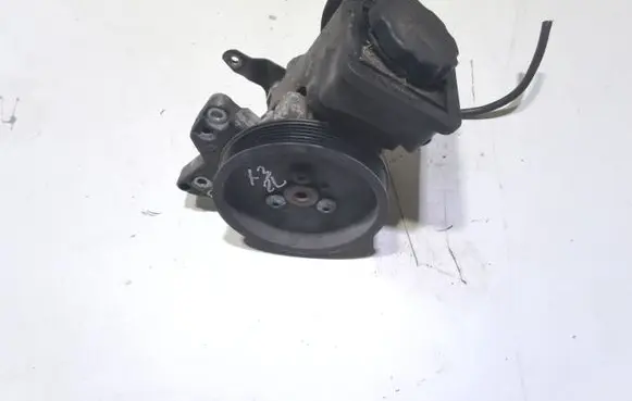 BMW X3 E83 Power steering pump 7692974536