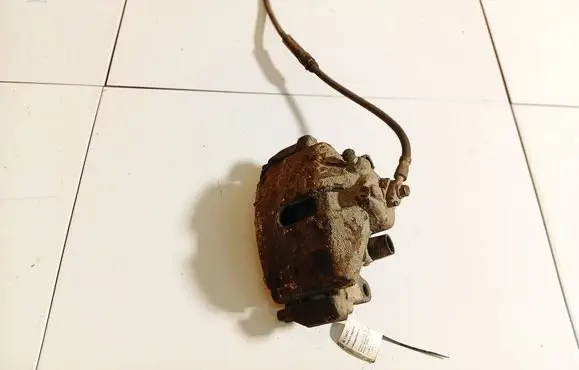 Volkswagen PASSAT B7 Front brake caliper 
