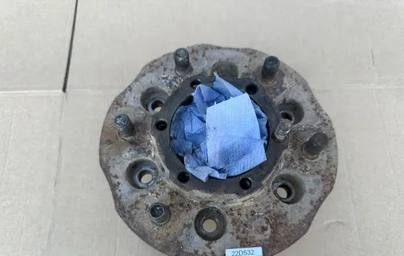 Nissan King Cab, Navara Front wheel hub 402020W093
