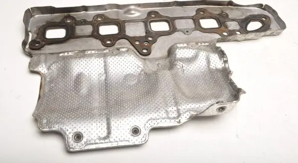 Volvo XC60 Heat shield in engine bay 32290124