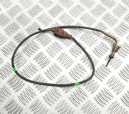 Volkswagen Tiguan Oil temperature sensor 04L906088J 04L906088JJ
