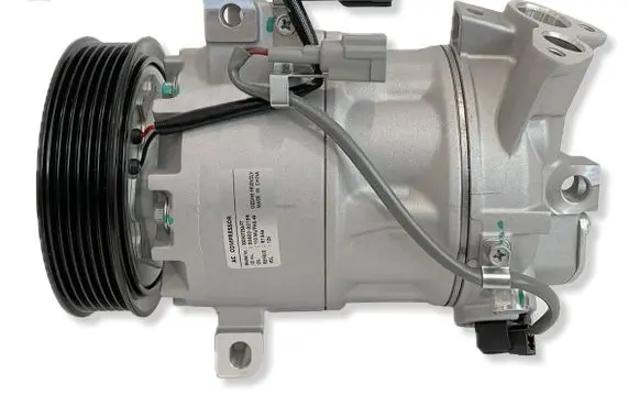 Renault Clio IV Air conditioning (A/C) compressor (pump) 926001243R