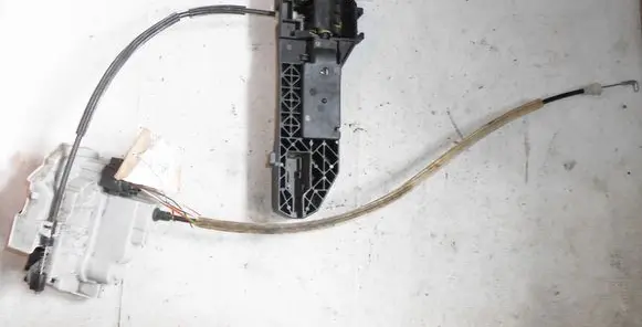 Fiat Bravo Front door lock 51798290