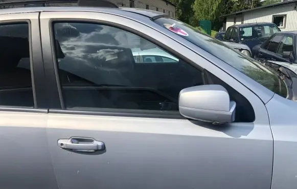 KIA Sorento Front door