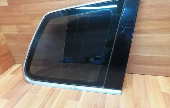 Volkswagen Touareg I Rear side window 7L6845298 43R001025 40007630