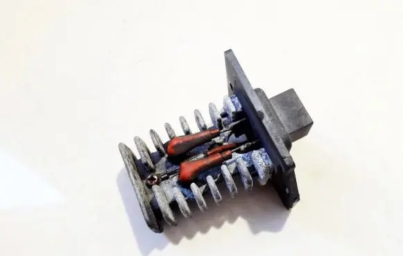 Hyundai Trajet Heater blower motor/fan resistor bm0306