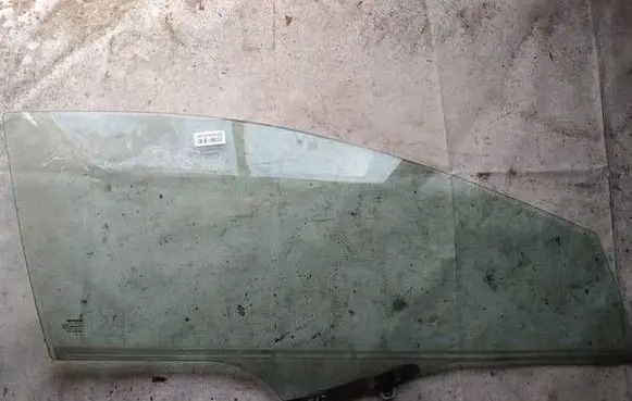 Honda Civic Front door window glass four-door as2