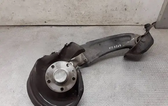 Volkswagen PASSAT B7 Rear wheel hub spindle/knuckle