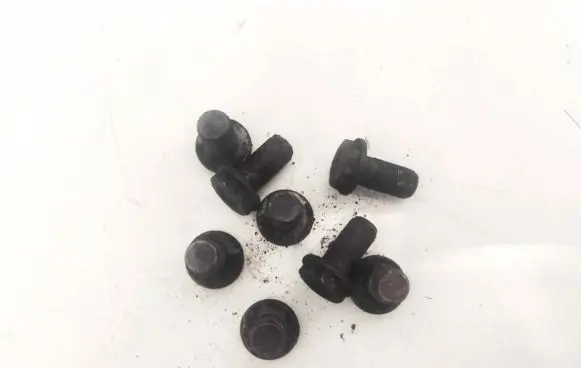 KIA Carens I Nuts/bolts 