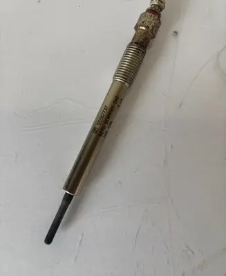 Opel Astra J Glow plug 55567737