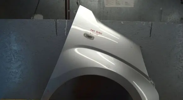 Mitsubishi L200 Fender