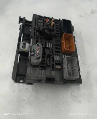 Citroen C4 Grand Picasso Fuse module 9664706280