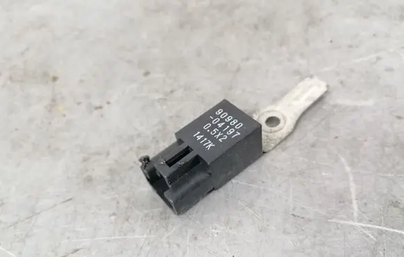 Toyota RAV 4 (XA30) Sensor 9098004197