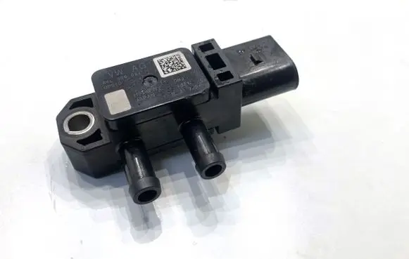 Audi A3 S3 8V Exhaust gas pressure sensor 04L906051