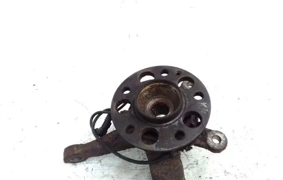 Mercedes-Benz A W169 Front wheel hub spindle knuckle