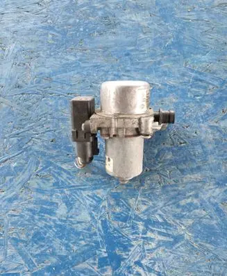 Seat Ibiza IV (6J,6P) Vacuum pump 1J0612181B