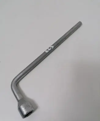 Mercedes-Benz CLS C219 Wheel nut wrench 1205810246