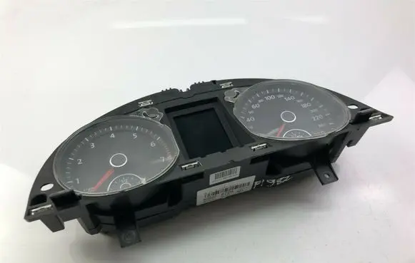 Volkswagen PASSAT B7 Speedometer (instrument cluster) 3C0920872H F1982