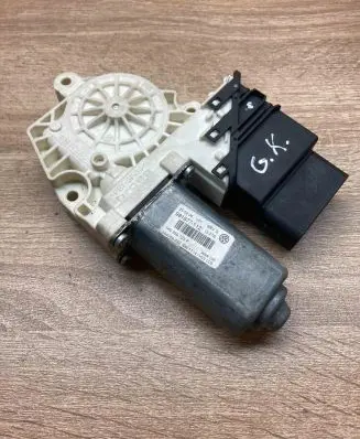 Volkswagen PASSAT B6 Front door window regulator motor 1K0959703P 981677112