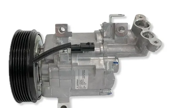 Dacia Duster Air conditioning (A/C) compressor (pump) 926000105R EKL37963ZA 813256