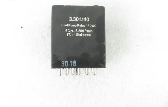 Mercedes-Benz E W124 Fuel pump relay 3301140