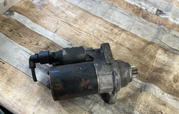 Skoda Octavia Mk2 (1Z) Starter motor 001120408