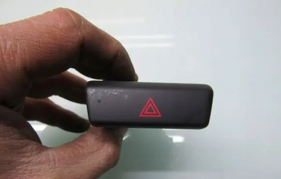 Mazda 2 Hazard light switch DA6A664H0