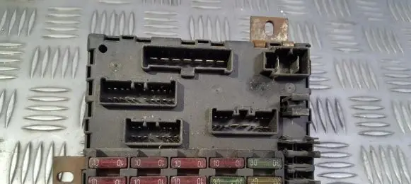Alfa Romeo 156 Fuse box set 46443390 A223