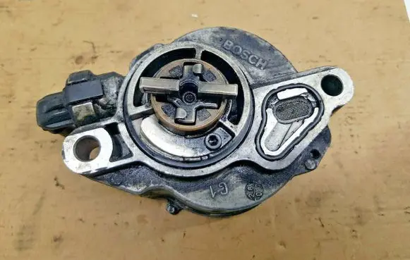 Ford Focus Vacuum pump D1562A0707S nr3881