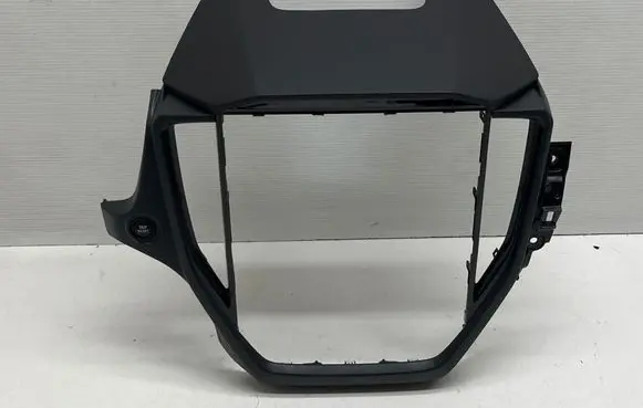 Subaru Forester SL Radio/GPS head unit trim 66060SL220 815101500