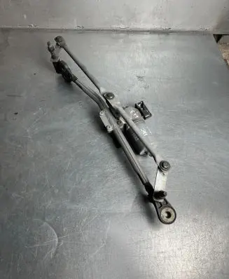 BMW X6 E71 Front wiper linkage and motor 7200535