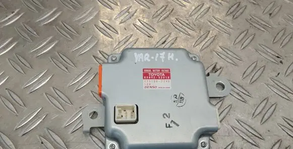 Toyota Yaris BSM Control unit 8989252010