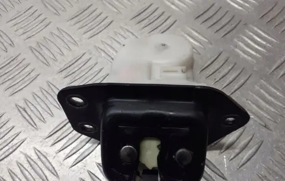 Nissan Note (E11) Tailgate/trunk/boot lock/catch/latch