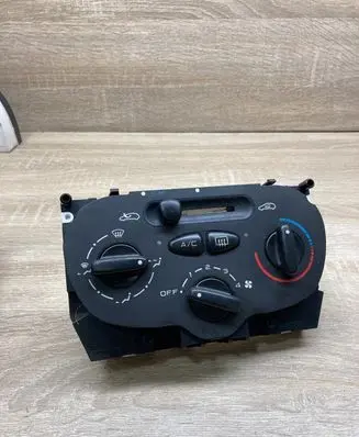 Peugeot 206 Climate control unit 1068901 1068701