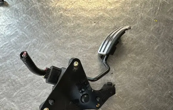 Nissan Qashqai Accelerator throttle pedal 2440B00559