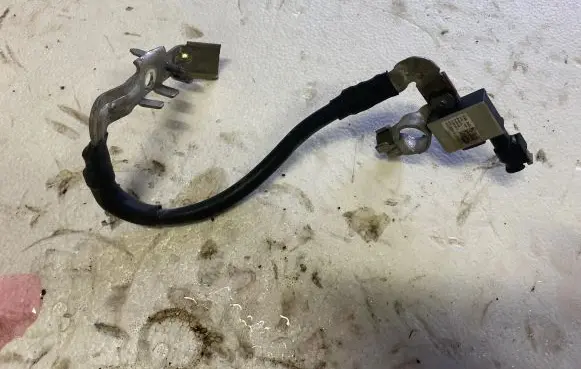 Volkswagen Golf VII Negative earth cable (battery) 5Q0915181K 14022017