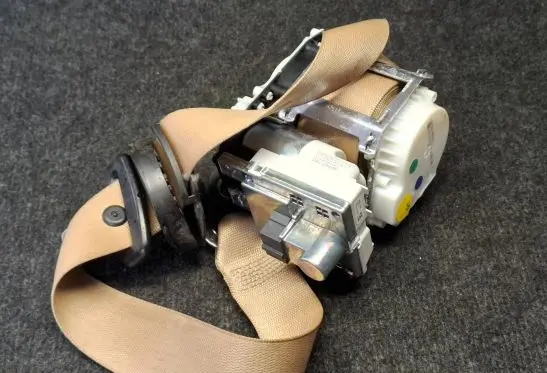 Mercedes-Benz ML W164 Front seatbelt A2518602986