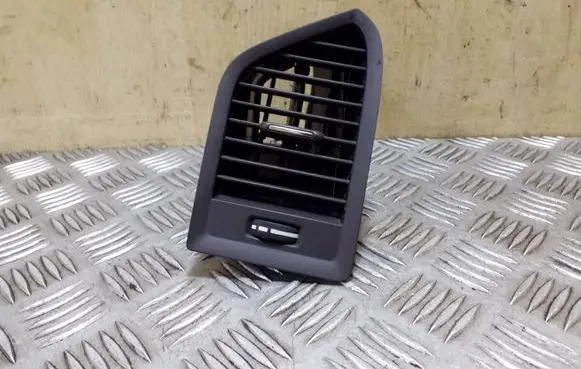 Volvo XC60 Dashboard side air vent grill/cover trim 06780001