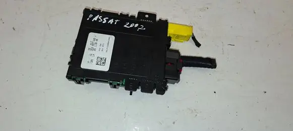 Volkswagen PASSAT B6 Steering angle sensor 3C0953549J 05113840 01103063410563