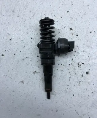 Audi A4 S4 B6 8E 8H Fuel injector 038130073AR 0414720214